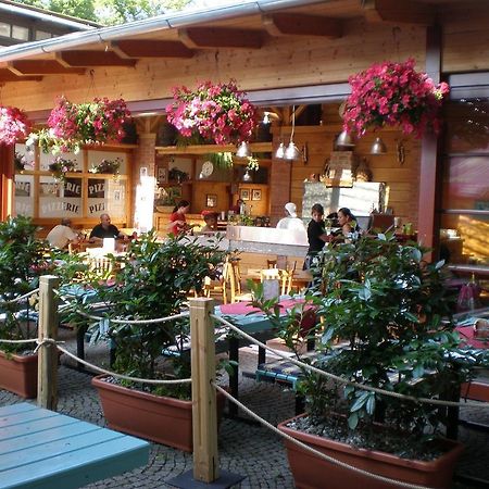 Hotel Saloon Zlín Екстериор снимка