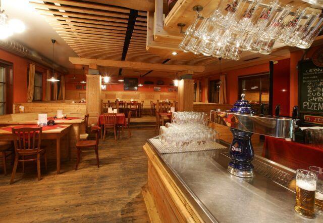 Hotel Saloon Zlín Екстериор снимка