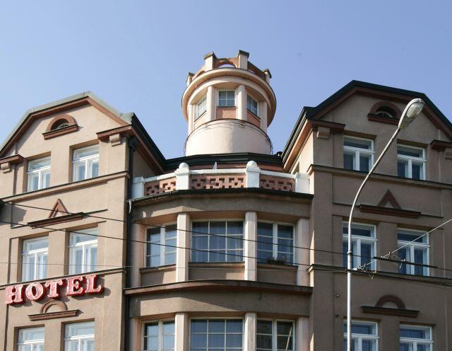 Hotel Saloon Zlín Екстериор снимка